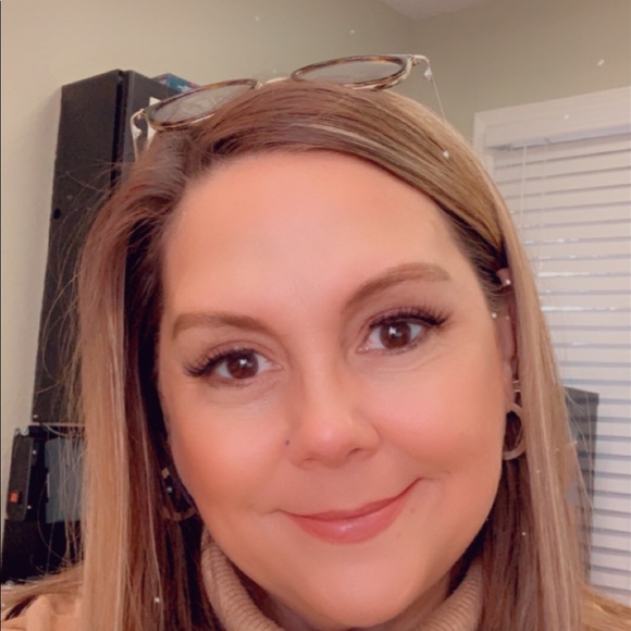 Meet your Posher, Angela - Picture 3 of 3